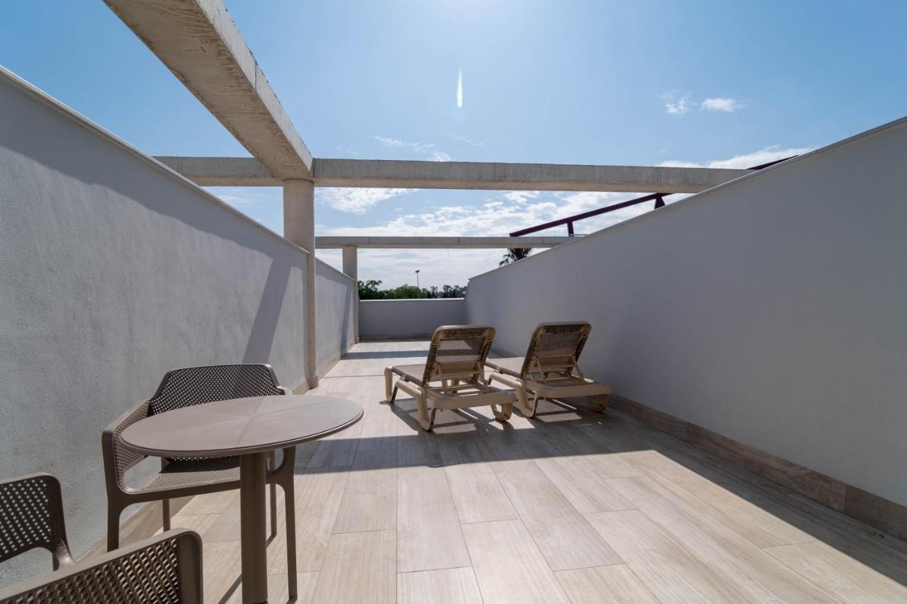 Aljarafe Suites By Qhotels Хельвес Экстерьер фото