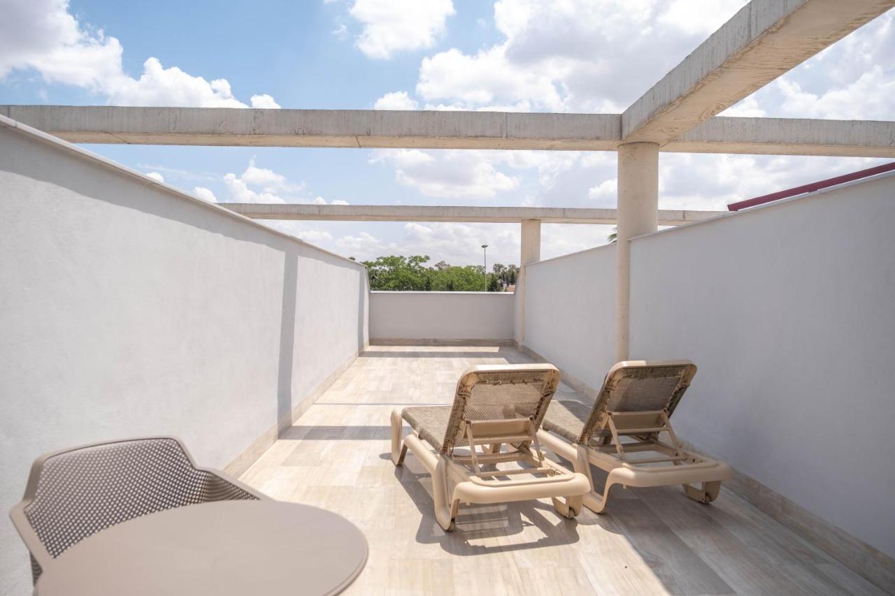 Aljarafe Suites By Qhotels Хельвес Экстерьер фото